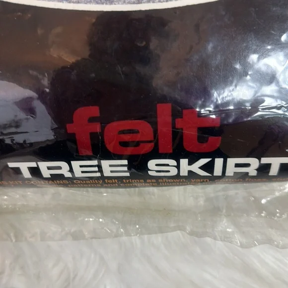 Christmas Tree Skirt Kit - Picture 3 of 4